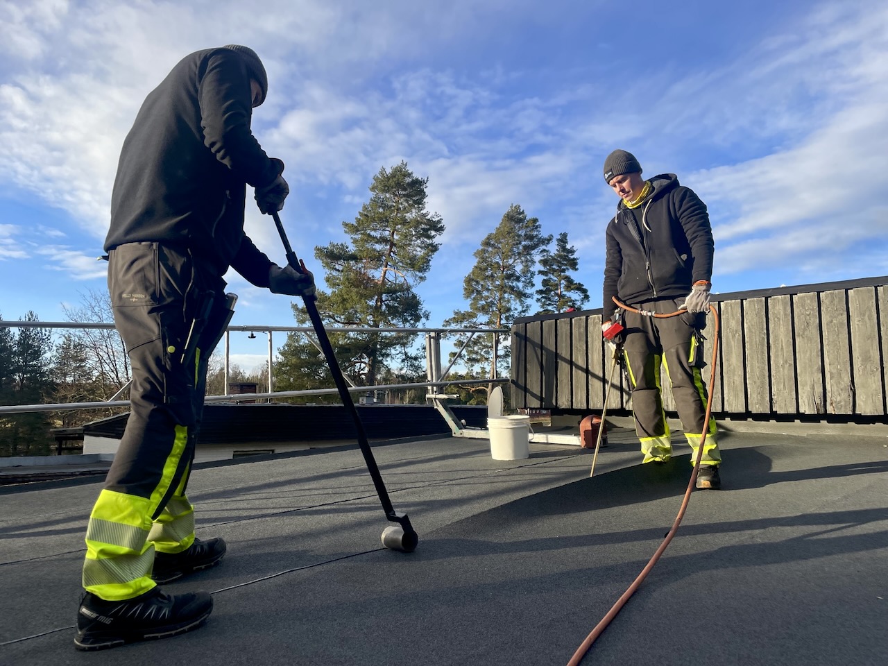 takläggnig papptak örebro